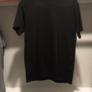 lululemon men’s shirt
